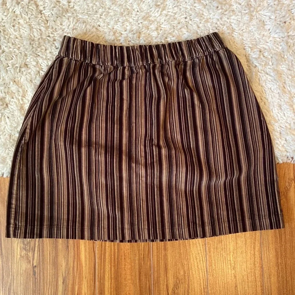 Cute American eagle corduroy mini skirt - Picture 4 of 7